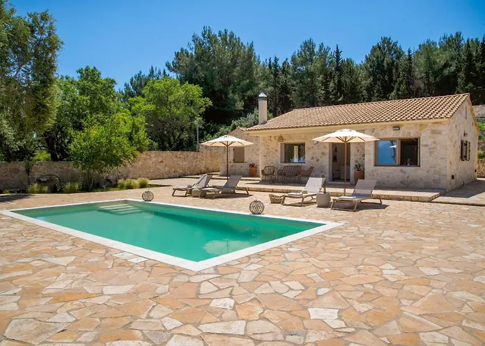 Stamateli, Αντίπαξος